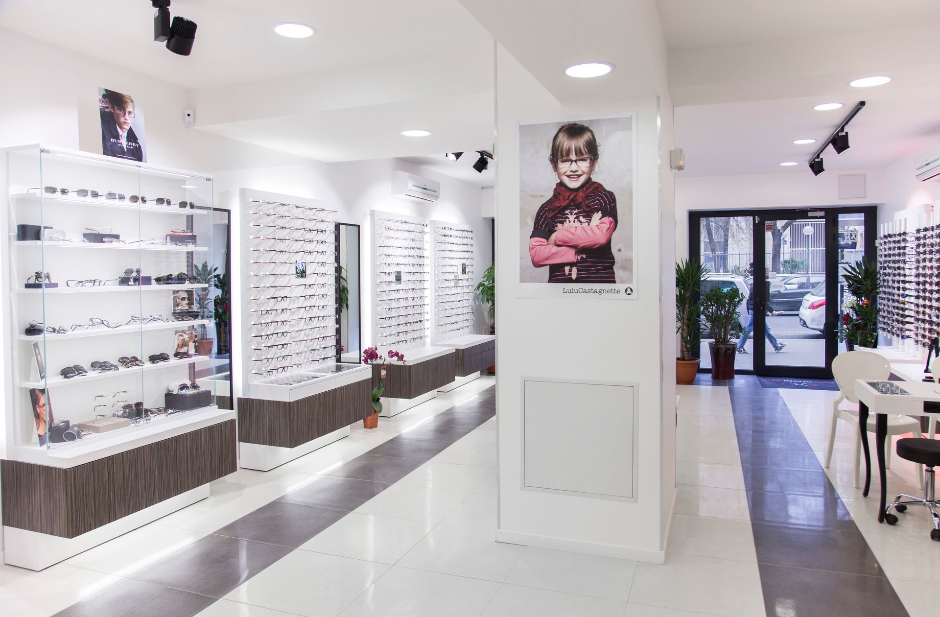 Intérieur du magasin Eye's Heaven Belleville