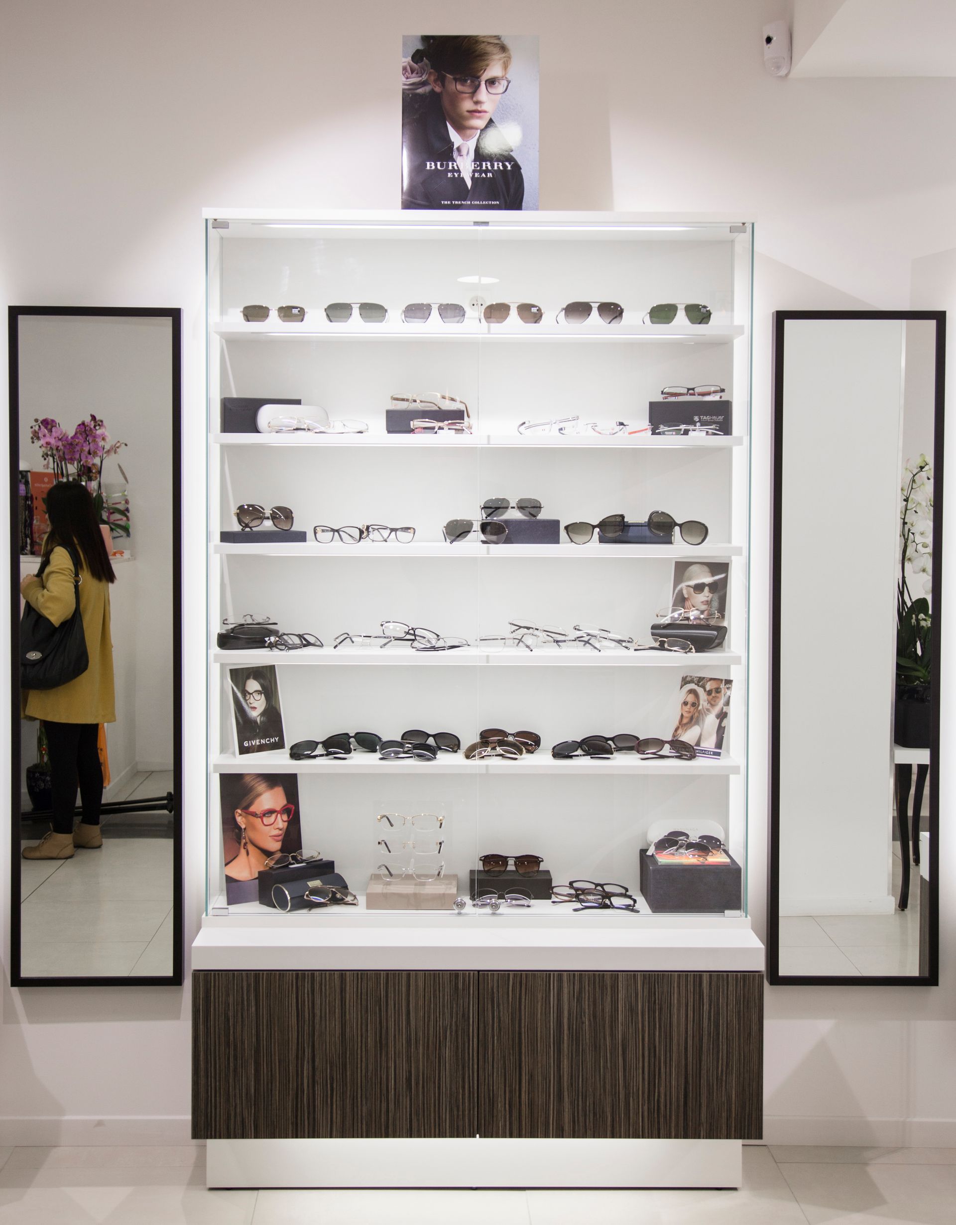 Vitrine lunettes de marque Eye's Heaven Belleville
